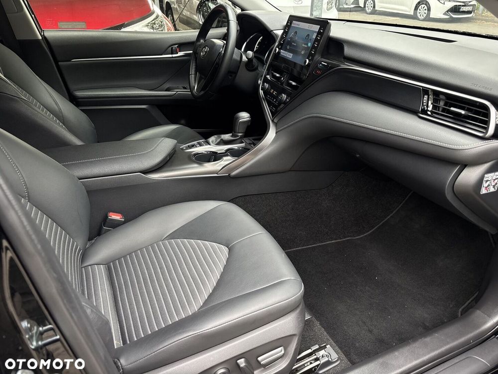 Toyota Camry 2.5 Hybrid Prestige CVT - 23