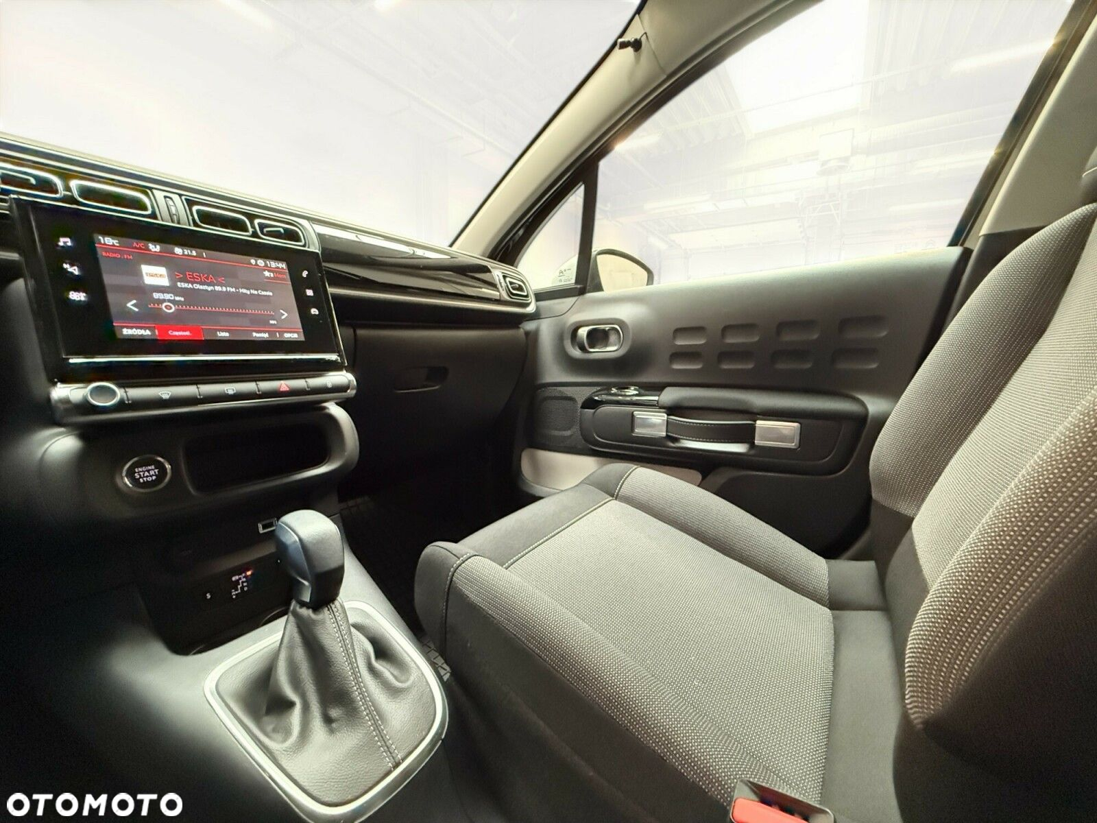 Citroën C3 1.2 PureTech Shine EAT6 - 27