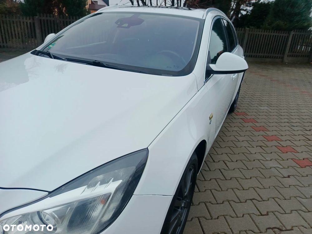 Opel Insignia 2.0 T SportsTourer 4x4 ecoFLEX Start/Stop Design Edition - 10