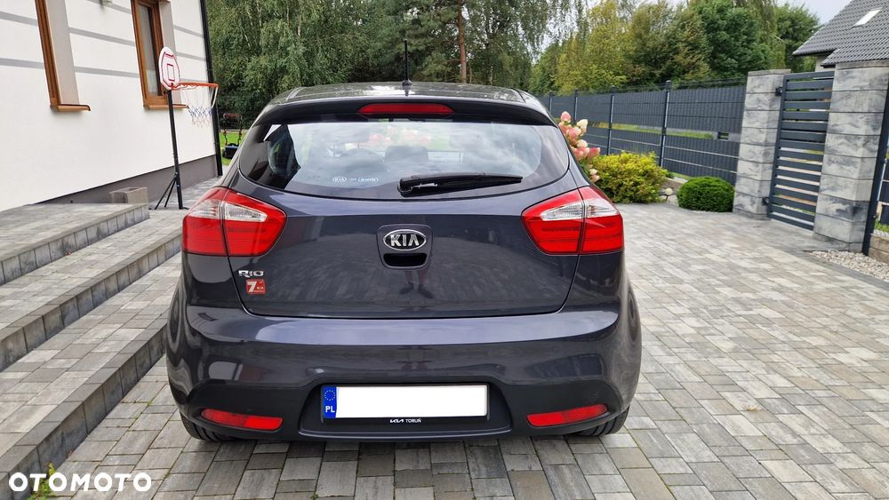 Kia Rio - 12