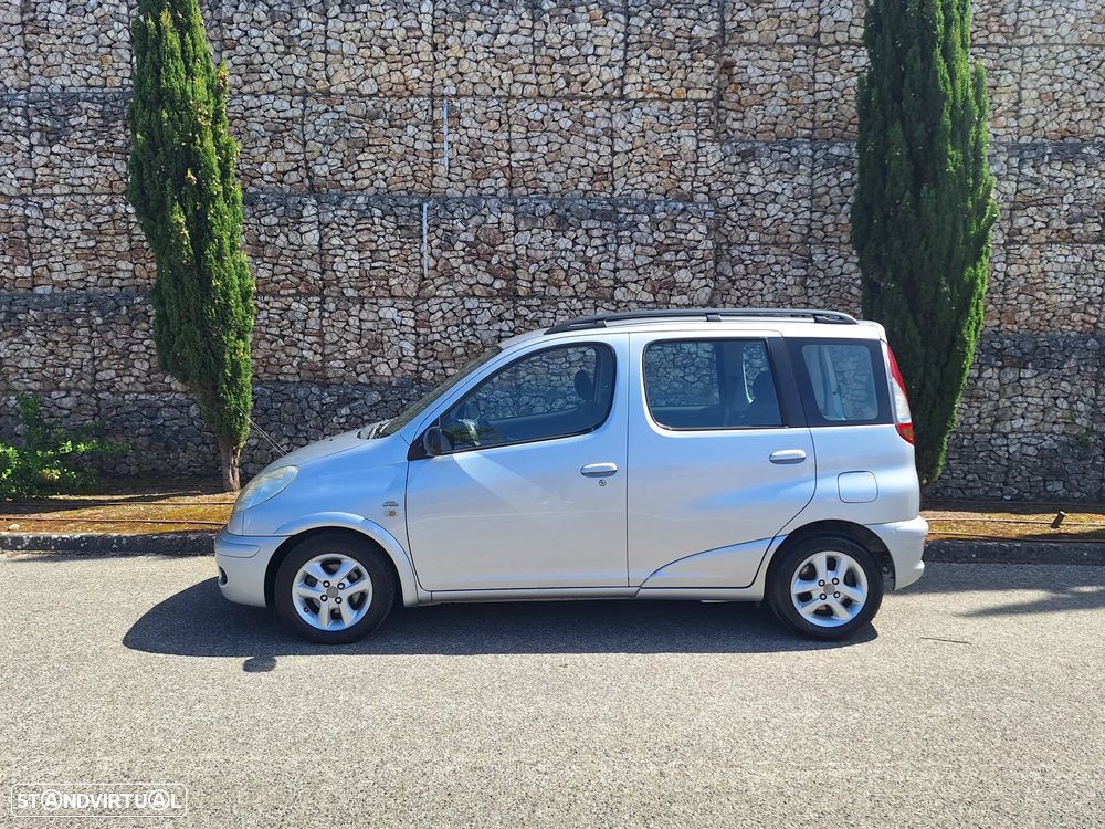 Toyota Yaris Verso 1.4 D-4D Sol - 3