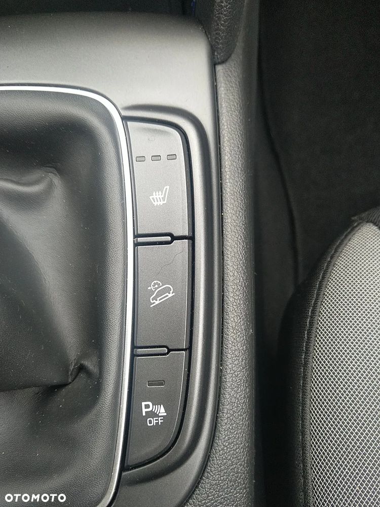 Hyundai Kona - 36