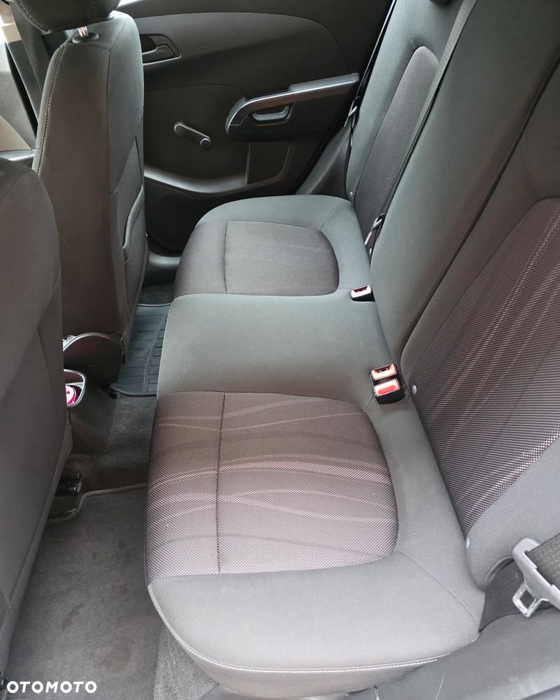 Chevrolet Aveo 1.2 LT - 10