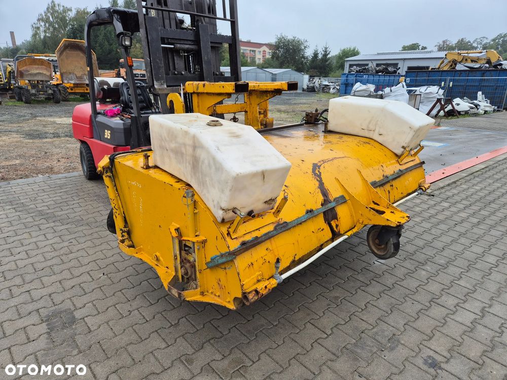 JCB JCB 500 Zamiatarka ładowarka teleskopowa - 3
