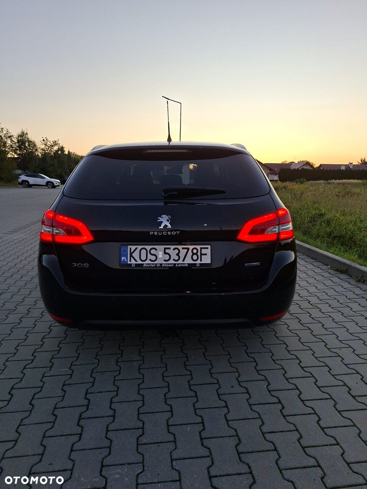 Peugeot 308 PureTech 130 GPF EAT8 Stop & Start Allure - 5