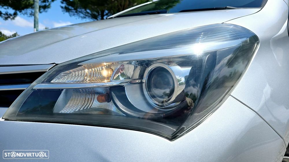 Toyota Yaris 1.5 HSD Comfort +P.Style+P.Techno - 19
