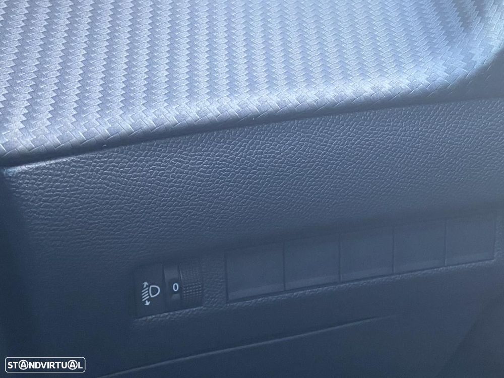 Peugeot e-2008 54 kWh Allure - 17