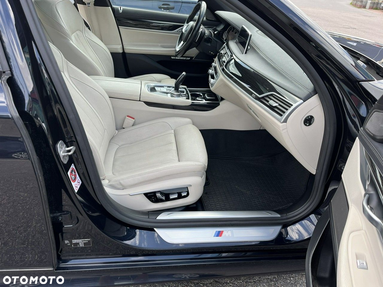BMW Seria 7 740d xDrive - 9