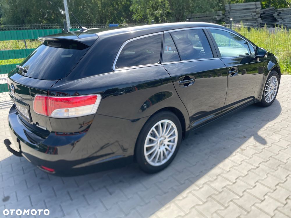 Toyota Avensis 1.8 Comfort - 4