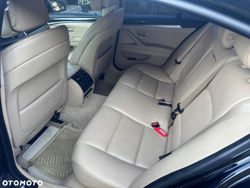 BMW Seria 5 528i xDrive - 25