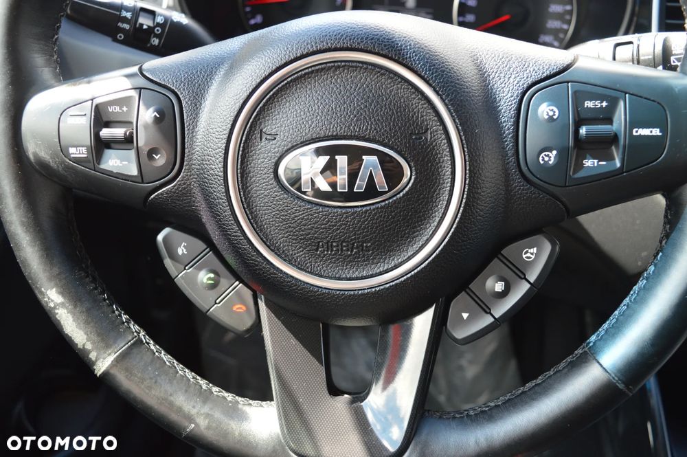 Kia Carens 1.6 GDI Business Line 7os EU6 - 17