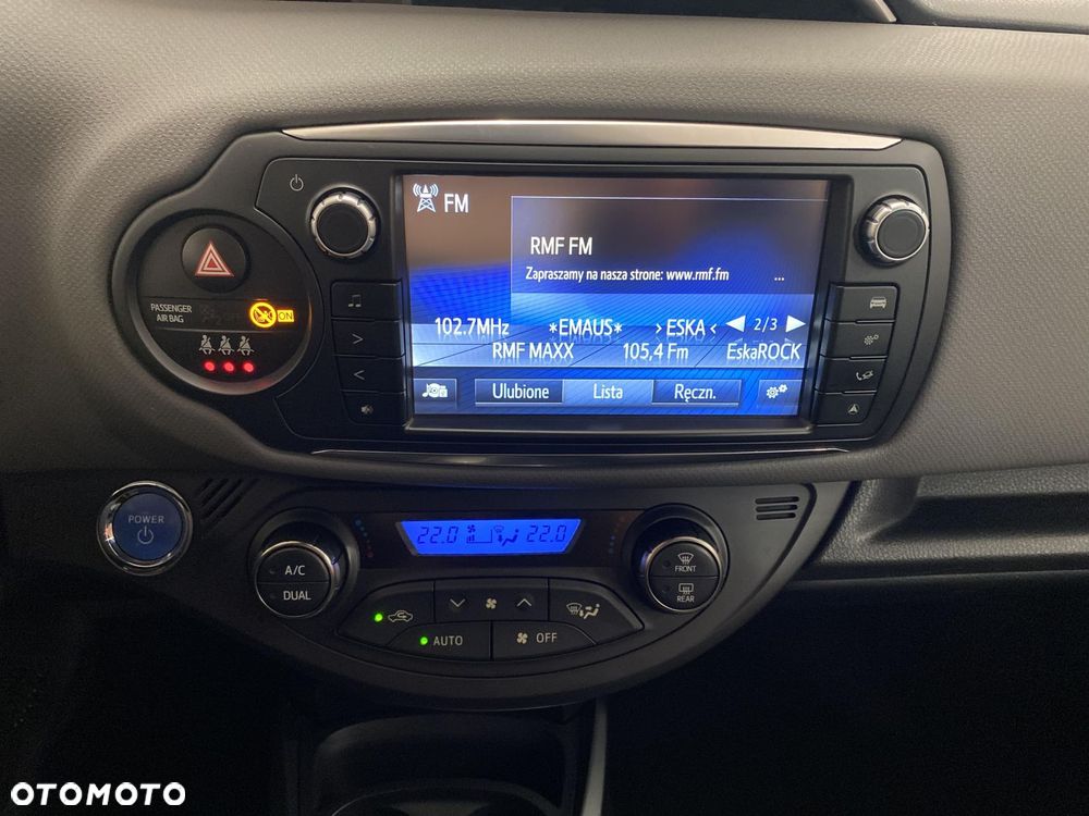 Toyota Yaris Hybrid 100 Premium - 16