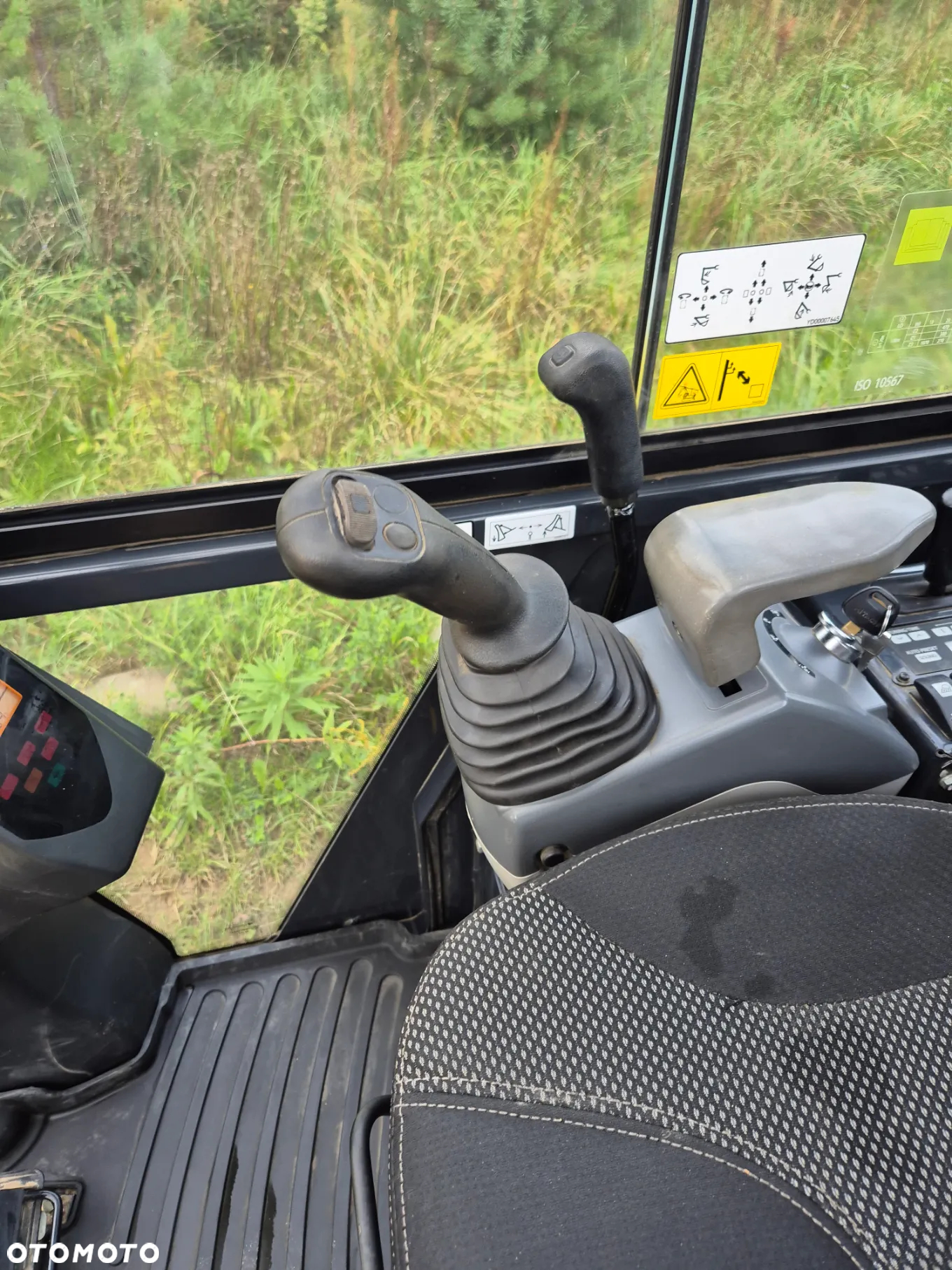 Hitachi ZX19 - 6