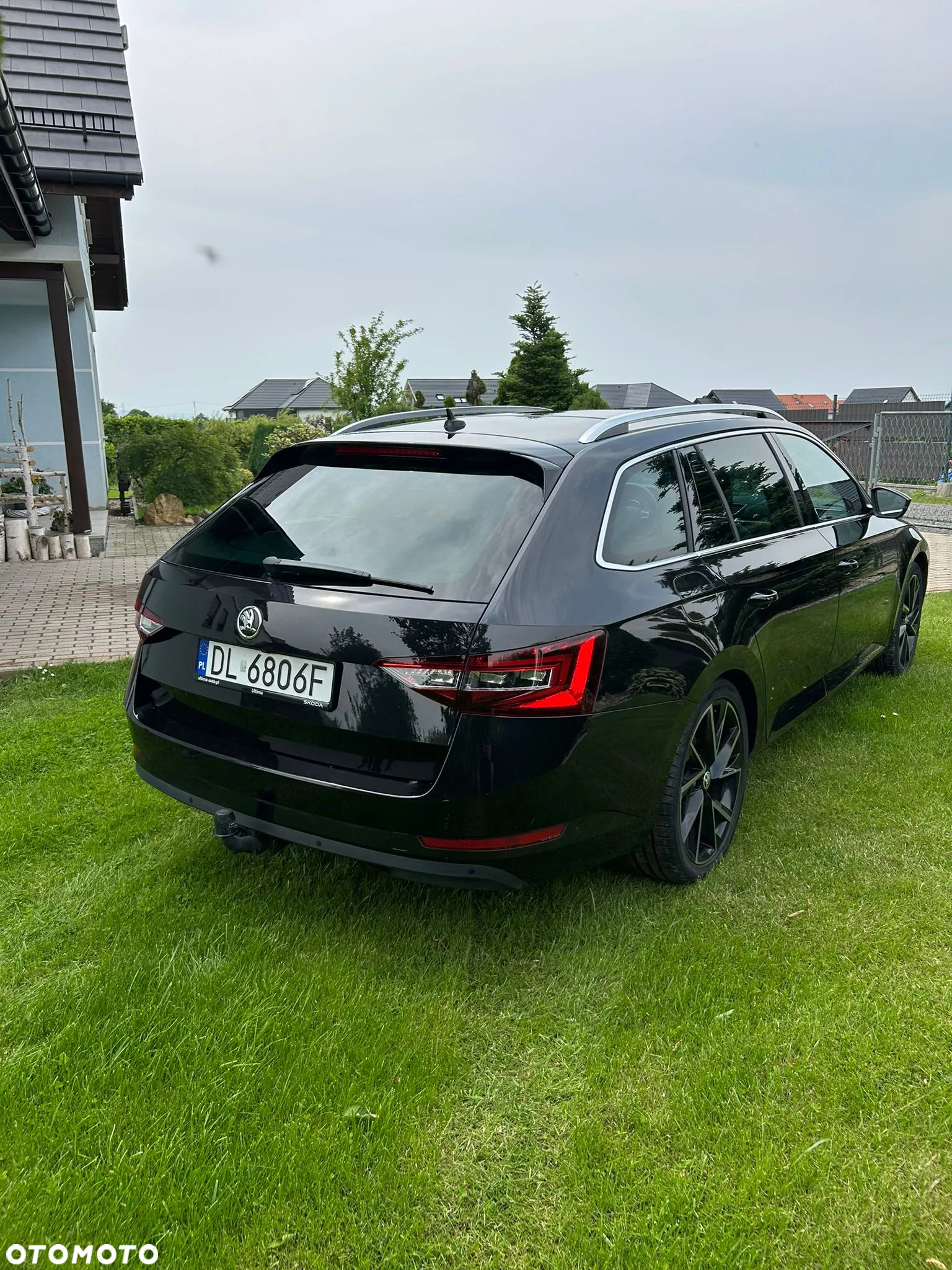 Skoda Superb Combi 2.0 TDI Premium Edition - 4