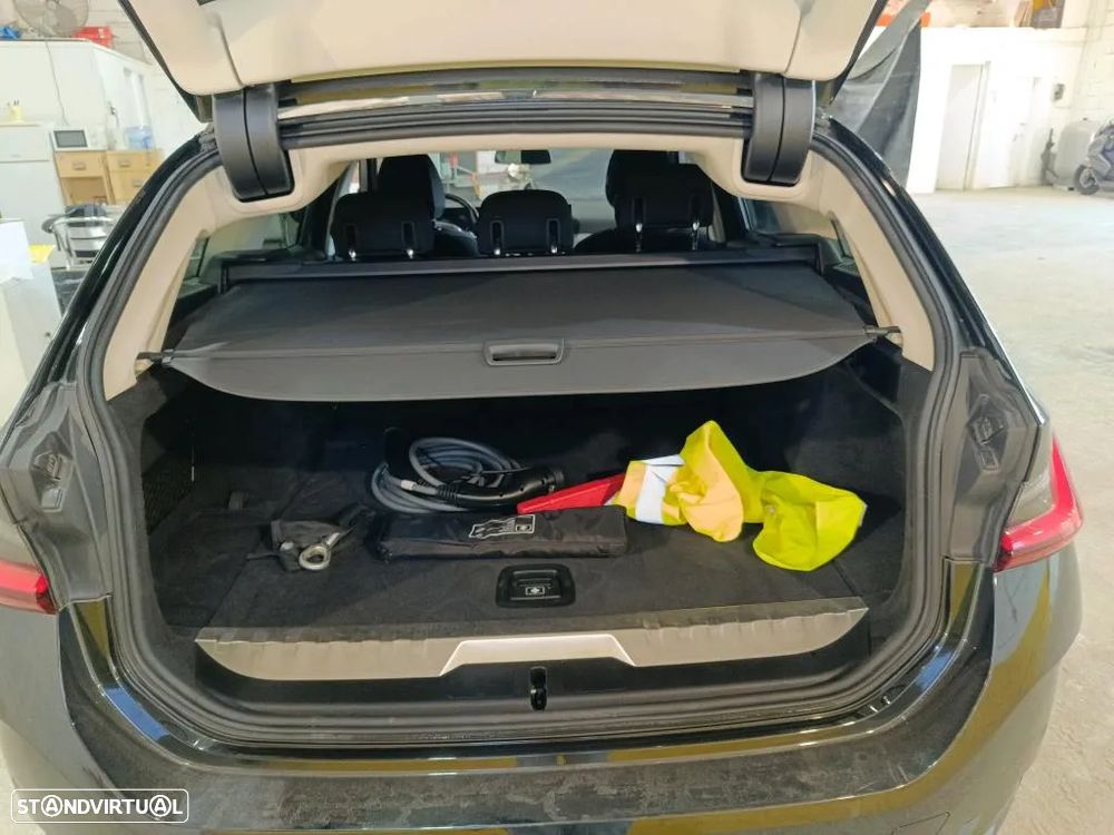 BMW 320 e Touring Auto - 11