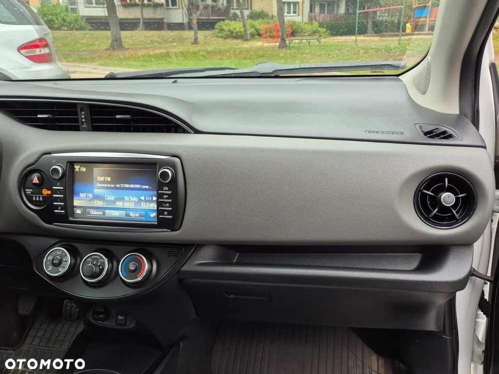 Toyota Yaris 1.5 Premium - 27