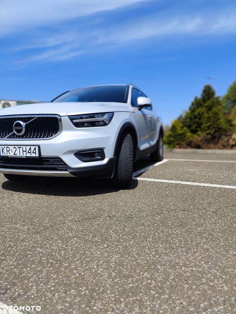 Volvo XC 40 T3 Momentum Pro - 2