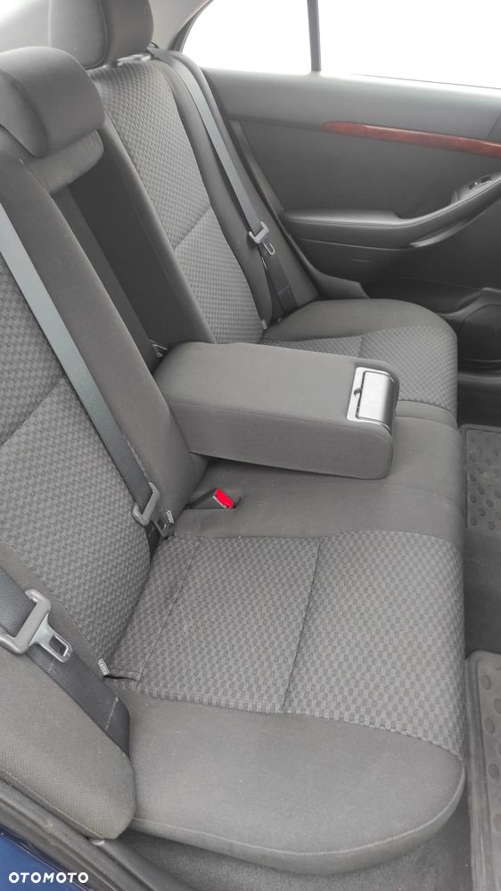 Toyota Avensis 2.0 VVT-i Travel - 5