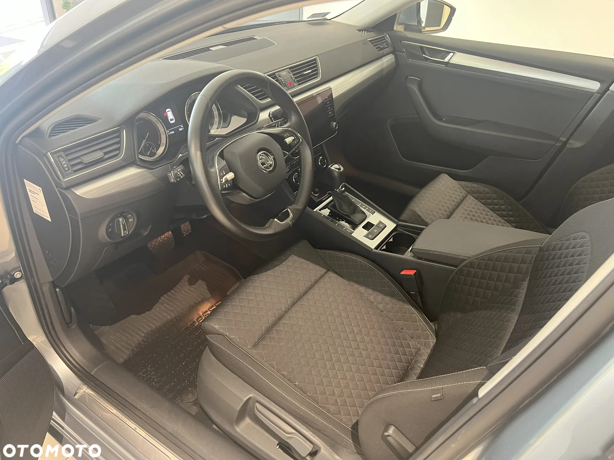 Skoda Superb 1.5 TSI Ambition DSG - 9