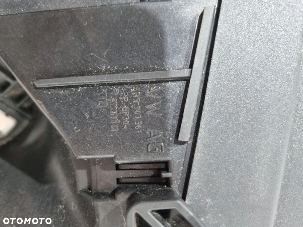 CADDY V OBUDOWA SKRZYNKA BEZPIECZNIKÓW 5R3907361 - 6