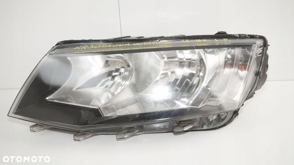 LAMPA LEWY PRZÓD SKODA OCTAVIA III 3 12-16R - 1