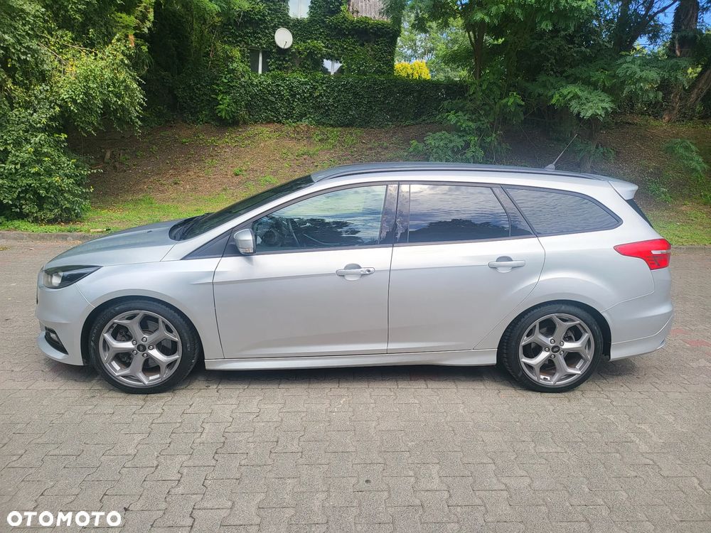 Ford Focus 2.0 TDCi ST-2 - 2