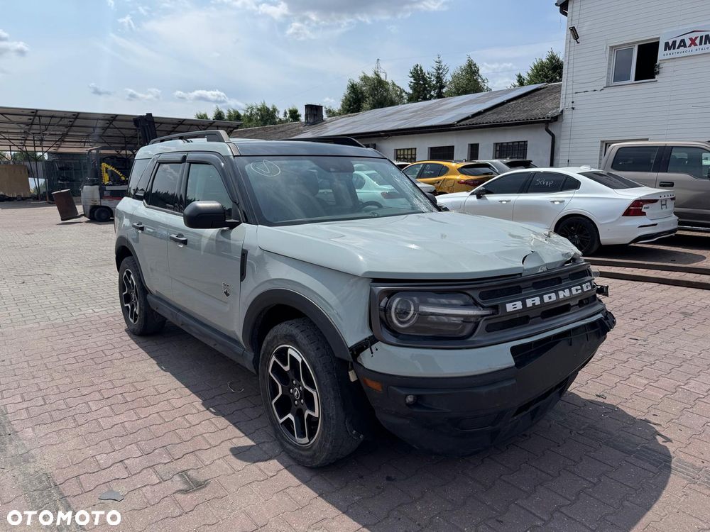 Ford Bronco - 8