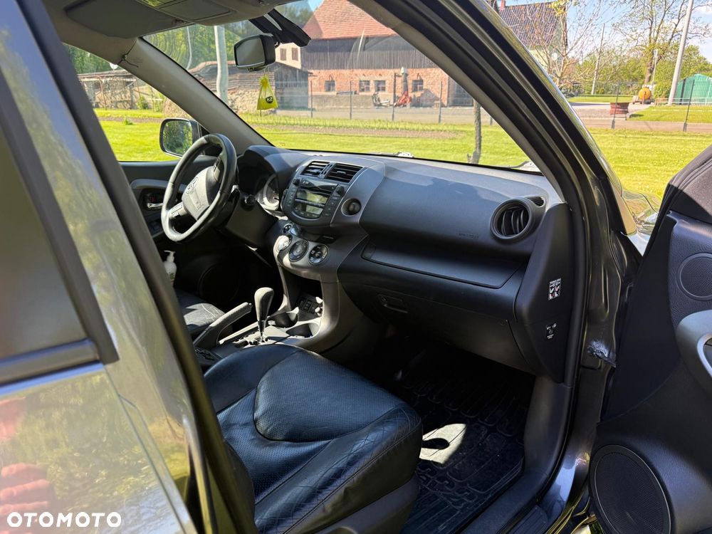 Toyota RAV4 2.2 D-CAT X - 8