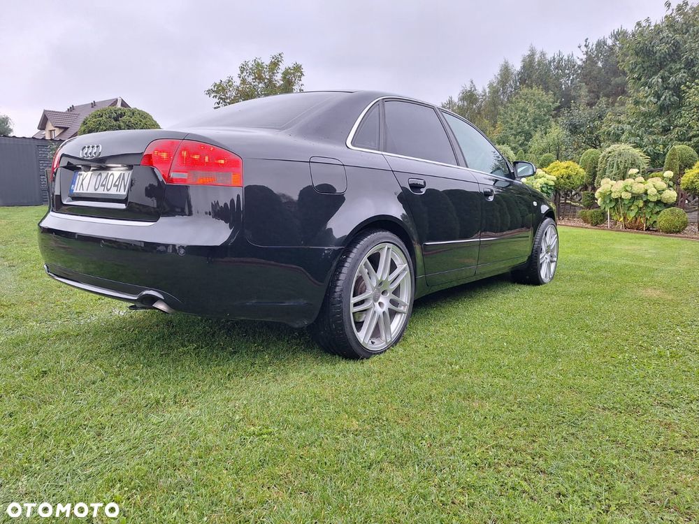 Audi A4 Limousine - 4