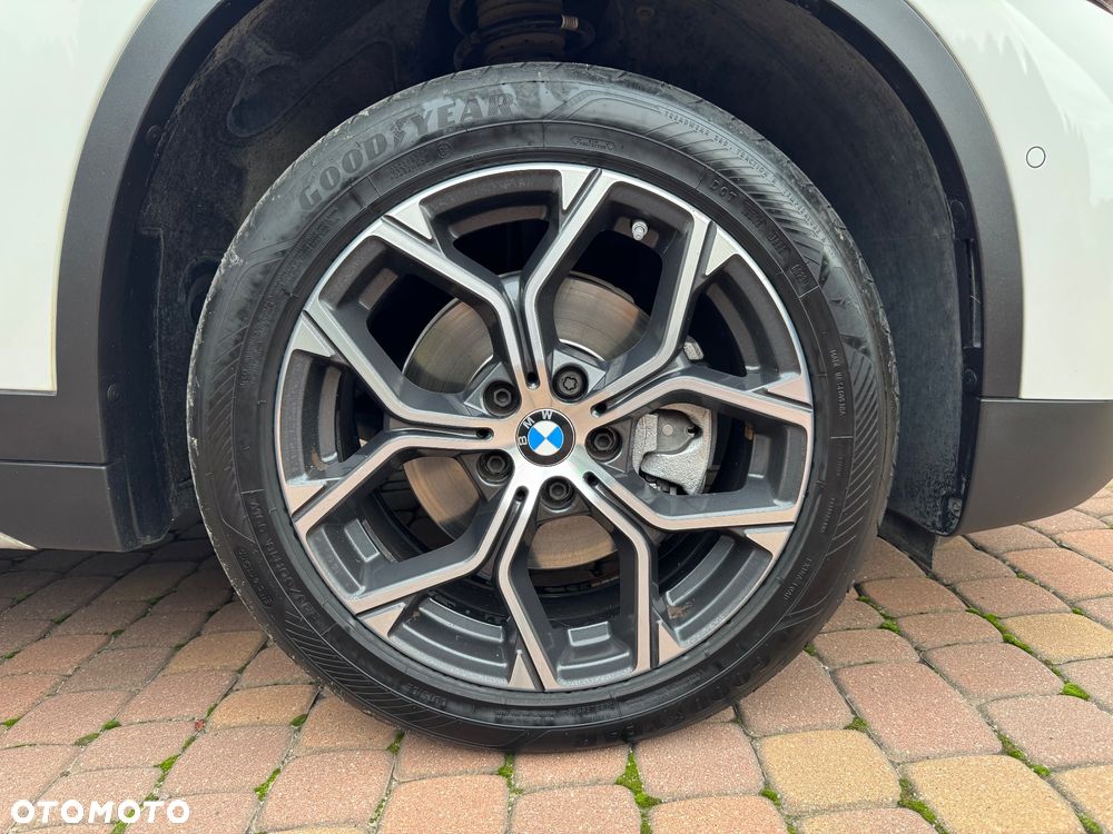 BMW X1 sDrive18d xLine - 33