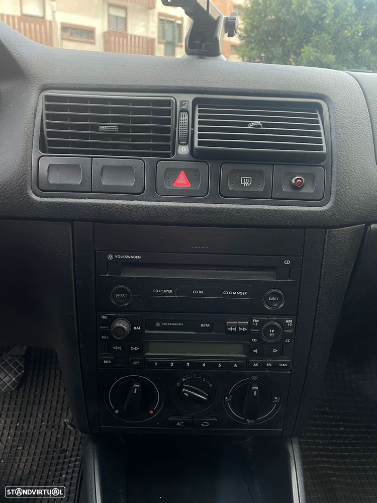 VW Golf 1.4i 25 Anos - 14