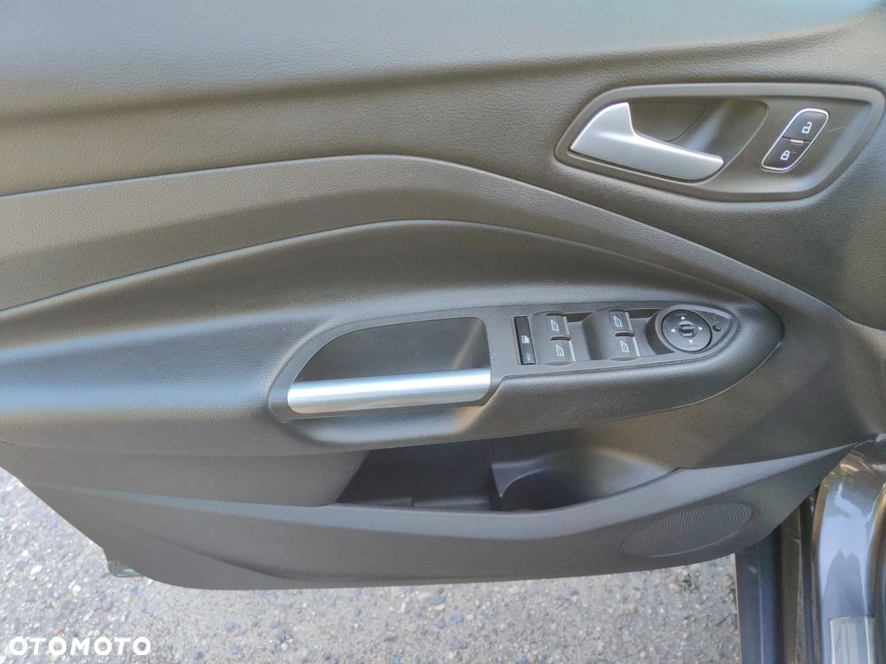 Ford Kuga 1.5 EcoBoost 2x4 ST-Line - 21