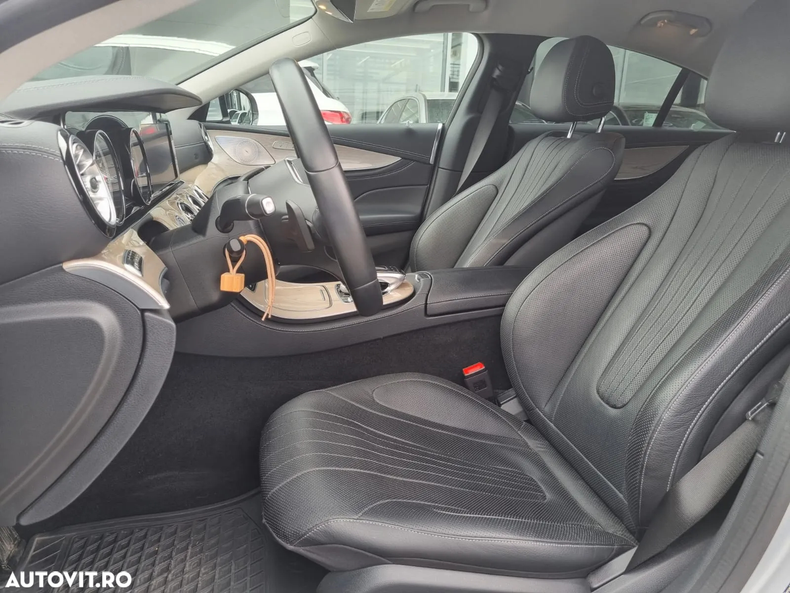 Mercedes-Benz CLS 300 d Aut - 35
