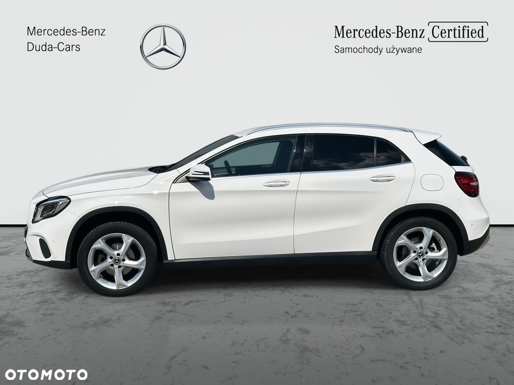 Mercedes-Benz GLA - 8