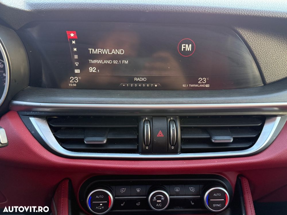 Alfa Romeo Stelvio ver-2-0-turbo-awd-at8-ti - 8