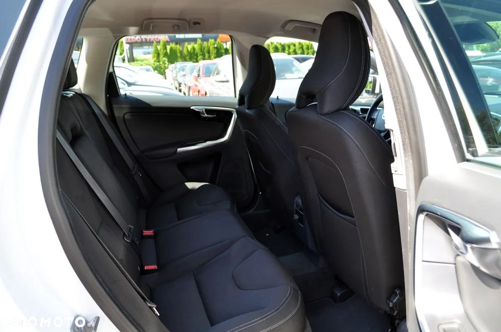 Volvo XC 60 D3 Drive-E Momentum - 38