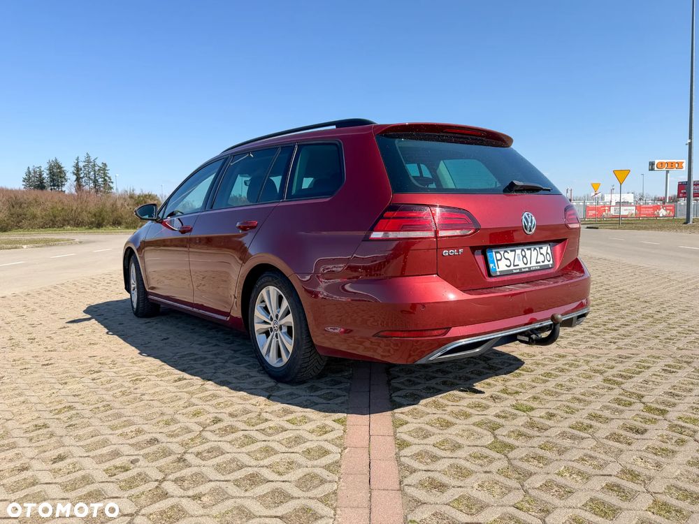 Volkswagen Golf - 6