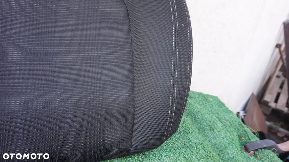 Kia Sportage III oparcie prawe pasazera 2010- - 3