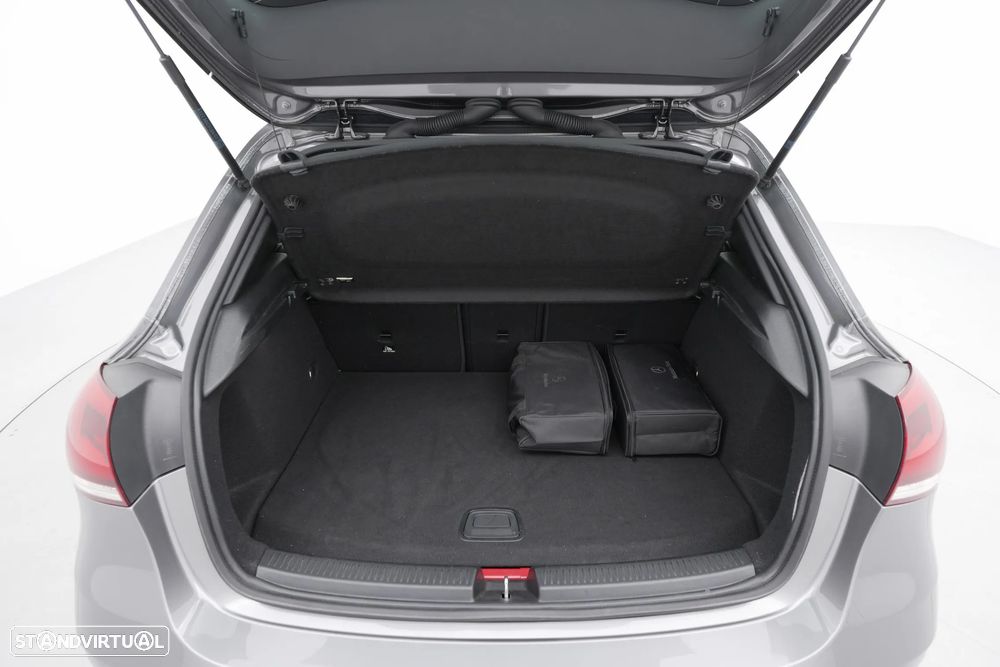 Mercedes-Benz A 250 e AMG Line - 28