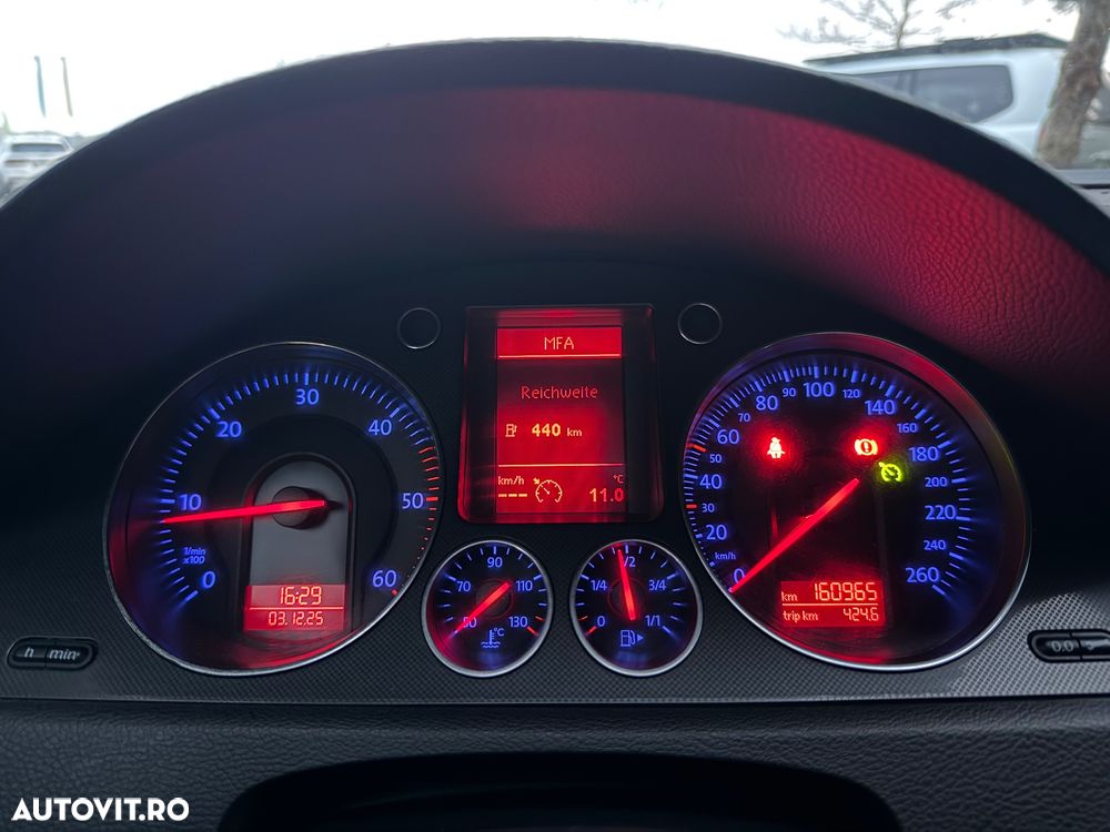 Volkswagen Passat Variant 1.9 TDI DPF Highline - 9