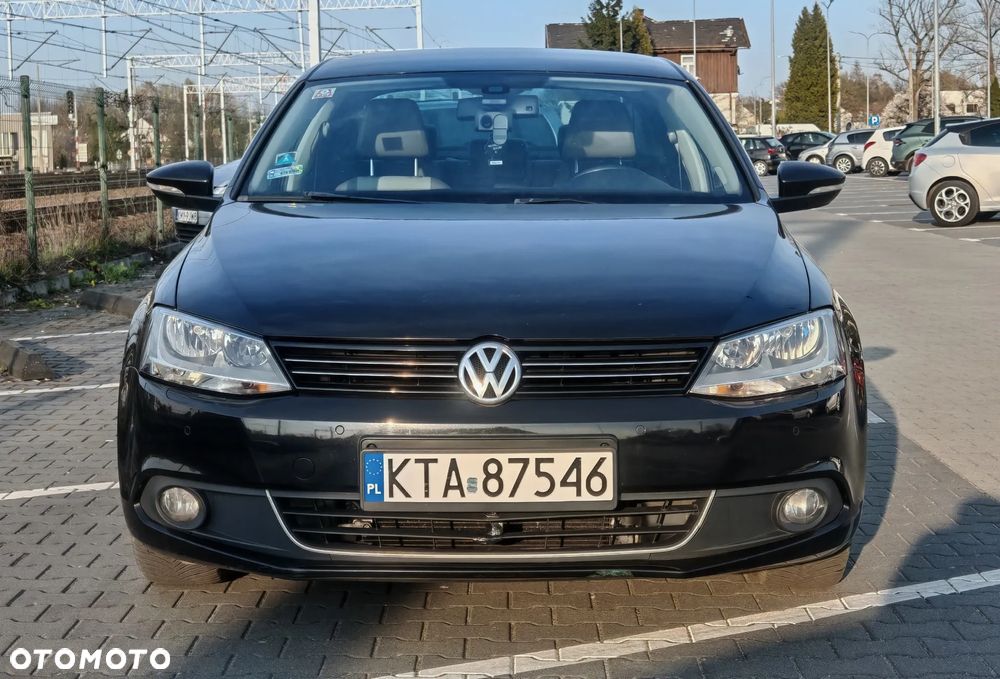 Volkswagen Jetta 1.6 TDI Highline - 9
