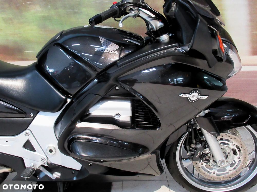Honda ST - 16