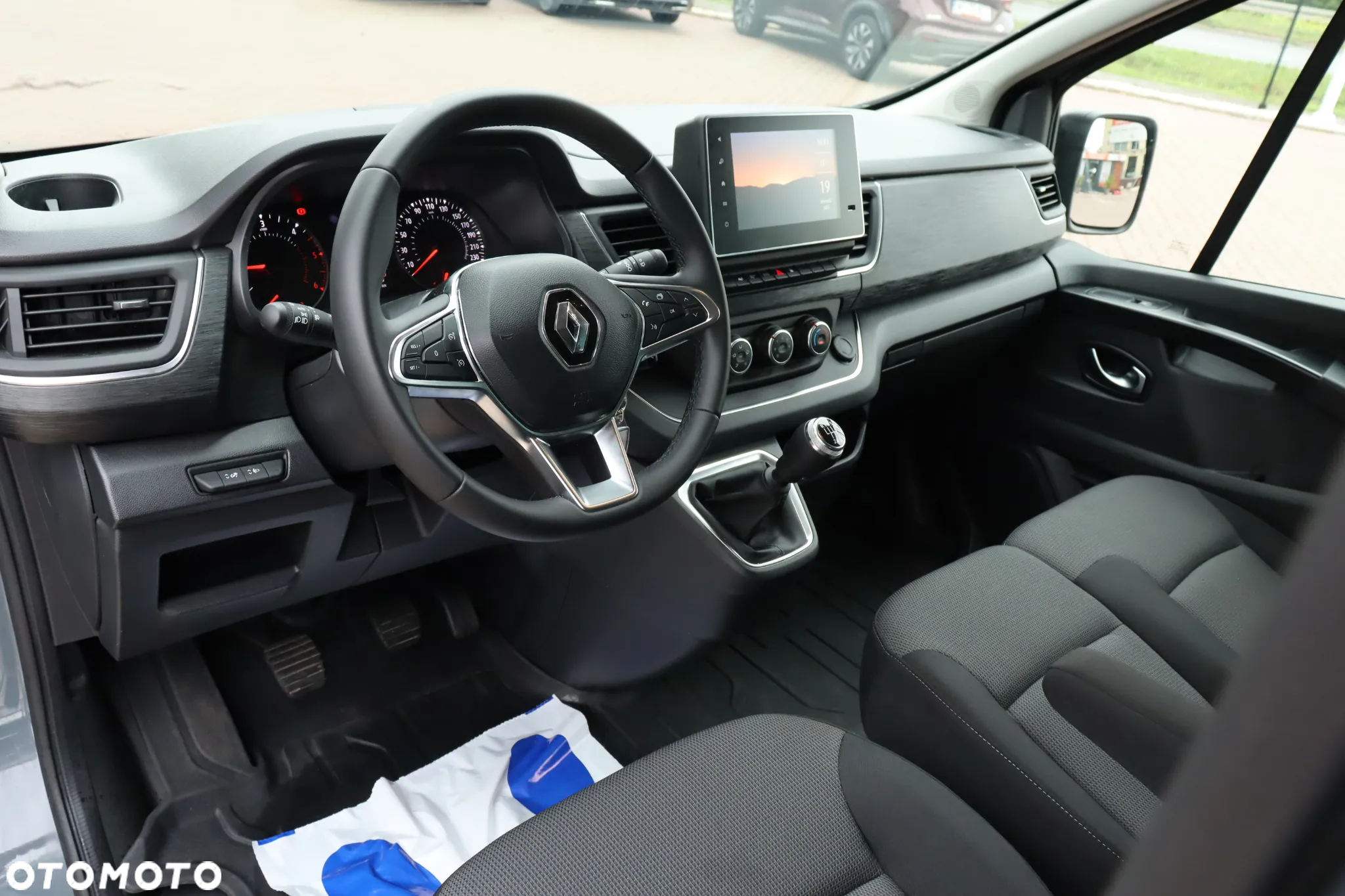 Renault Trafic - 18
