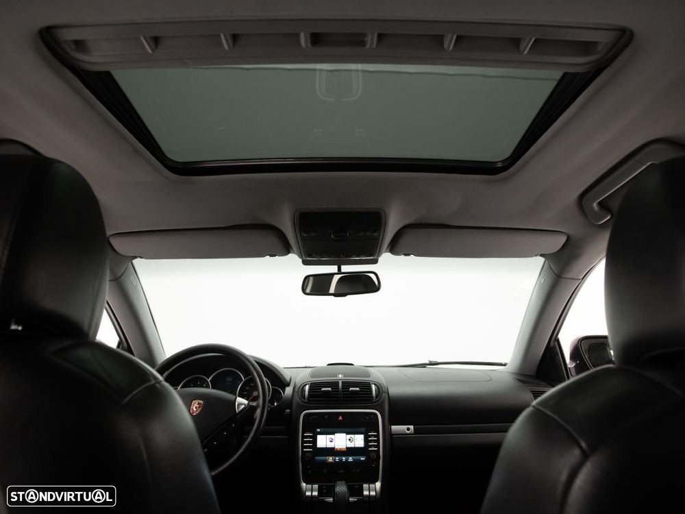 Porsche Cayenne - 8