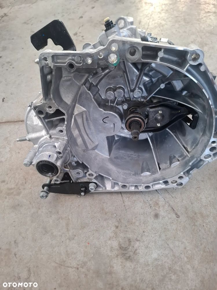 Peugeot 208 II lift 25r 5tys km 6-biegow 9811243810 - 1