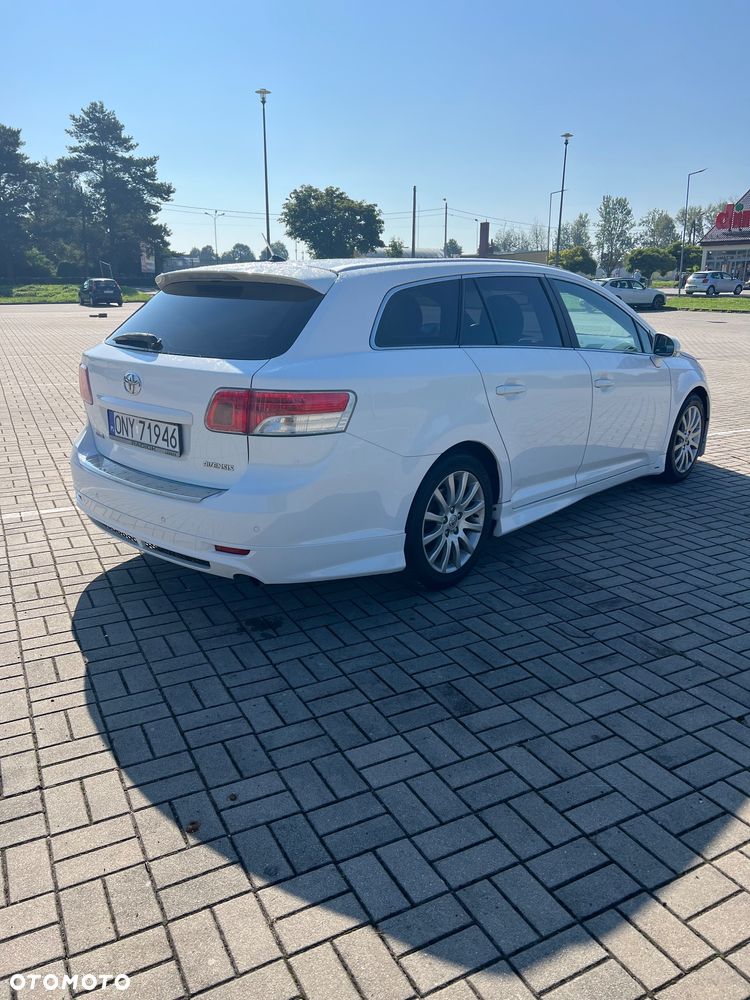 Toyota Avensis 2011 photo 4