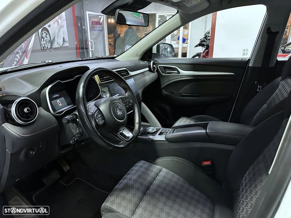 MG ZS Standard Luxury - 28