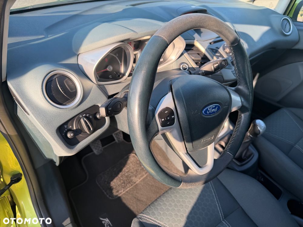Ford Fiesta 1.3 Ghia - 9