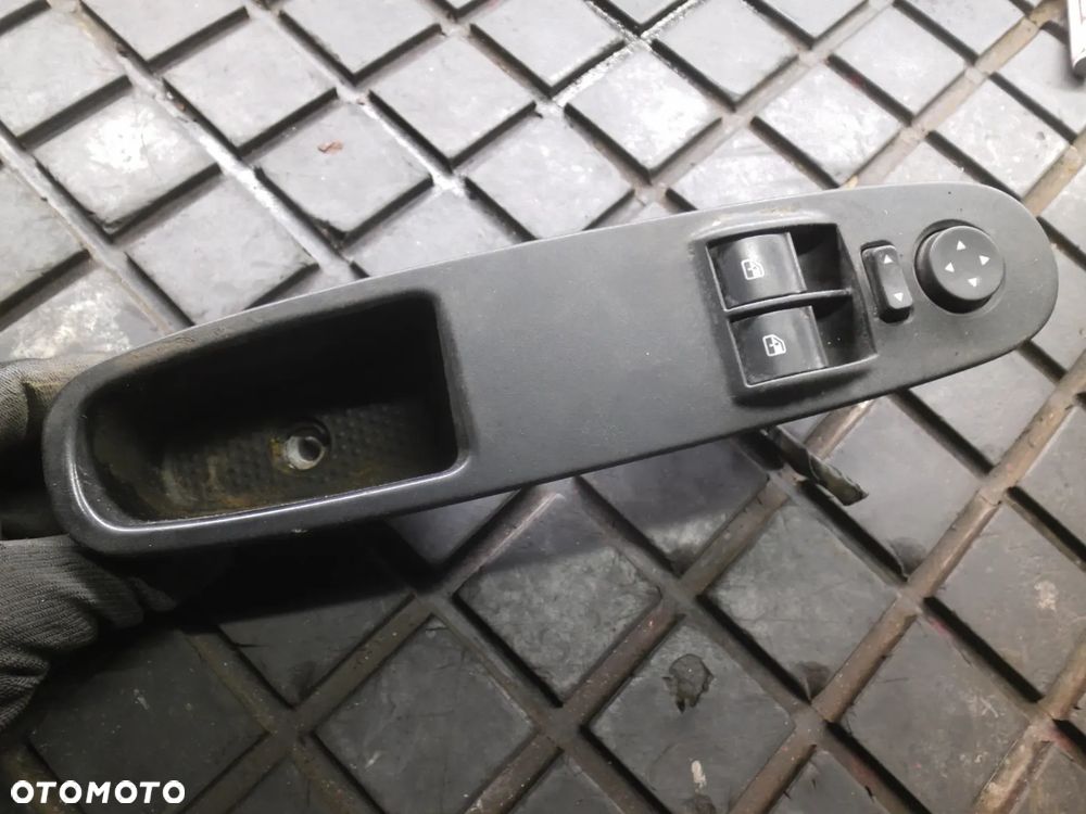 Fiat Punto Evo Przyciski PANEL PRZEŁĄCZNIK szyb 735500050 EUROPA + WTYCZKI INSTALACJA - 1