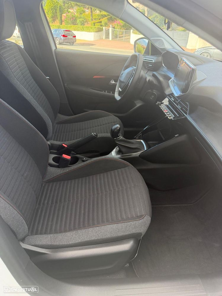 Peugeot 208 - 9
